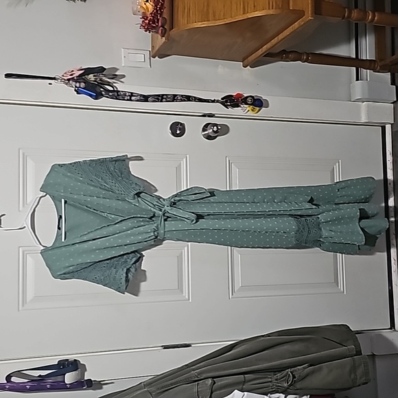 BloomChic Dresses & Skirts - Bloomchic never worn gourgous green dress , this one was hard to part with guys